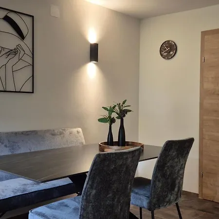 شقة Haus Zedlacher Patergassen