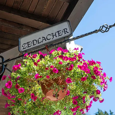 Haus Zedlacher Dom wakacyjny *
